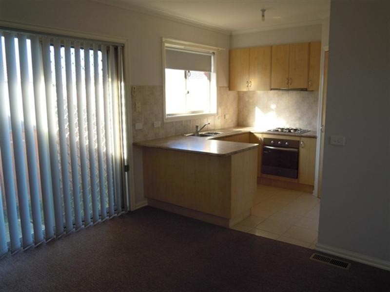 3/2 Moya Crescent, Noble Park VIC 3174