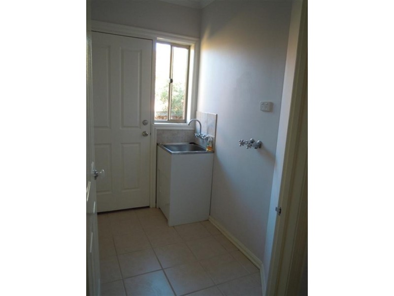 3/2 Moya Crescent, Noble Park VIC 3174