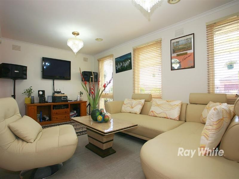 16 Henderson Street, Keysborough VIC 3173