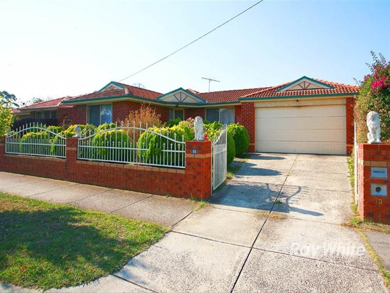 13 Treeby Court, Springvale South VIC 3172