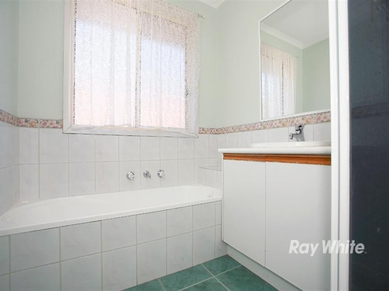 13 Treeby Court, Springvale South VIC 3172