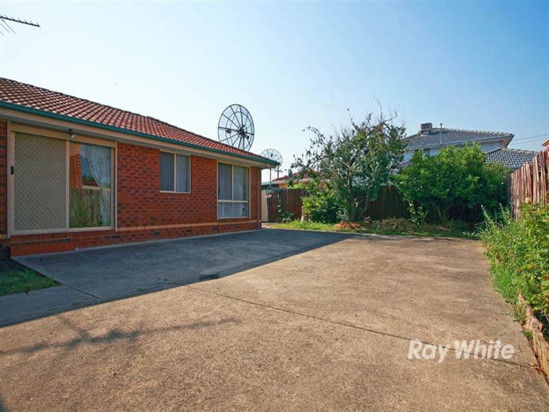 13 Treeby Court, Springvale South VIC 3172