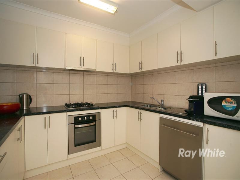 6 Puffin Court, Endeavour Hills VIC 3802