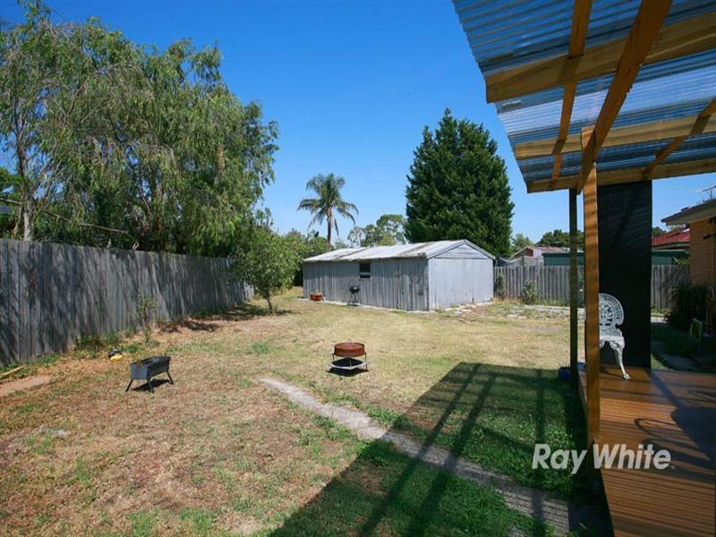 6 Puffin Court, Endeavour Hills VIC 3802