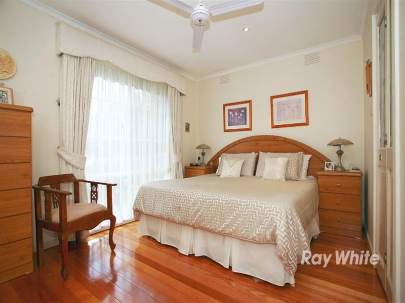 4 Orloff Close, Clayton South VIC 3169