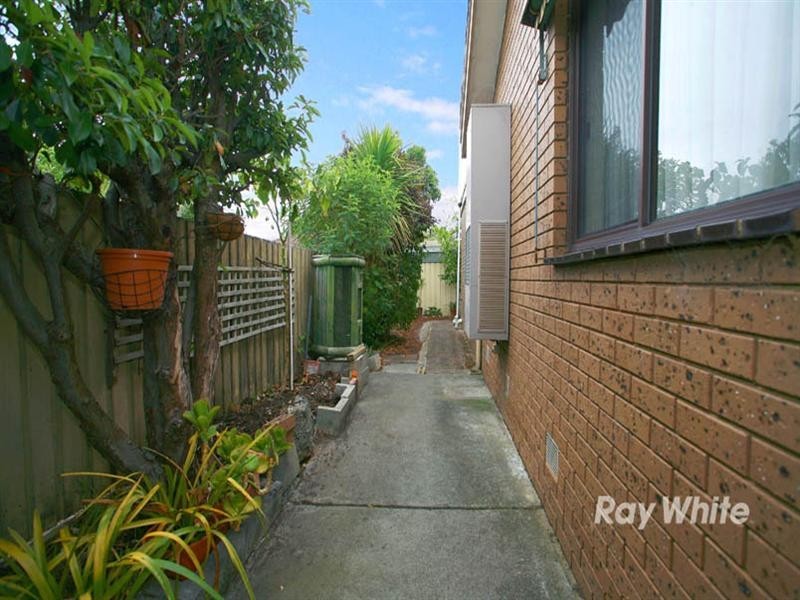 4 Orloff Close, Clayton South VIC 3169