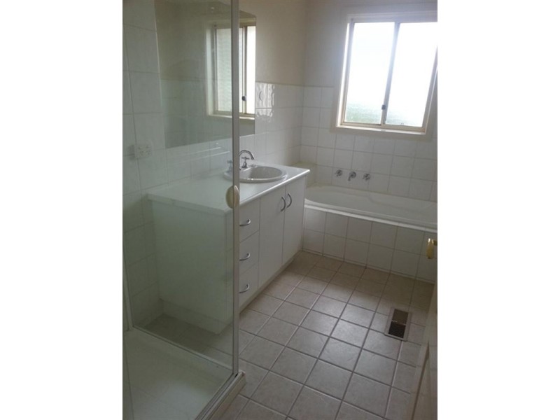 2/18 Joffrey Street, Noble Park VIC 3174