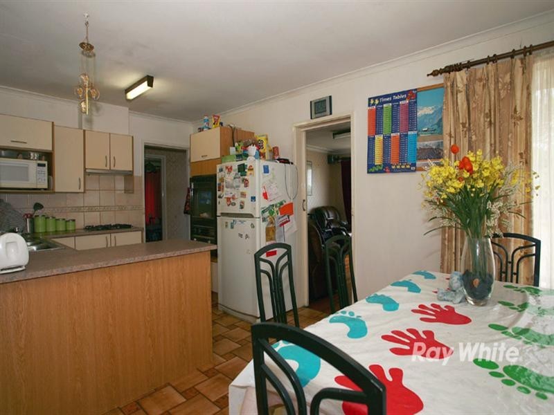 13 Kuringgai Crescent, Noble Park VIC 3174