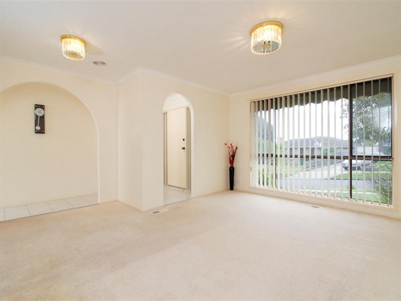 4 Highton Close, Hampton Park VIC 3976