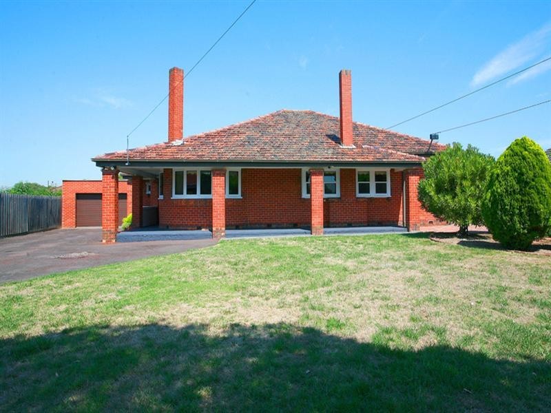 8 Kandra Street, Dandenong North VIC 3175