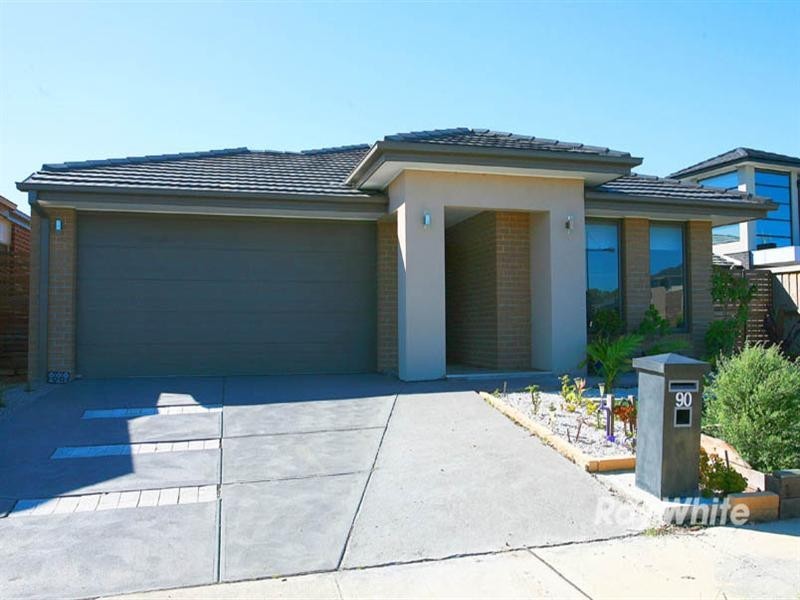 90 Clarendon Drive, Keysborough VIC 3173