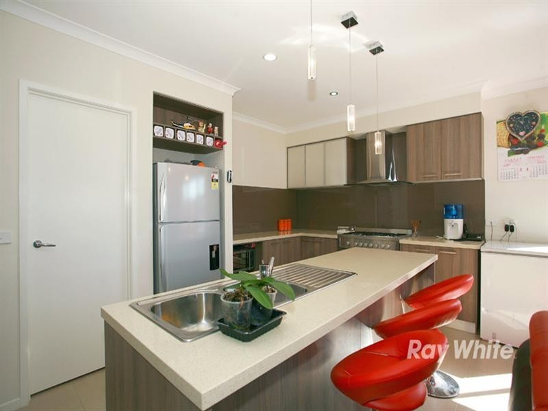 90 Clarendon Drive, Keysborough VIC 3173