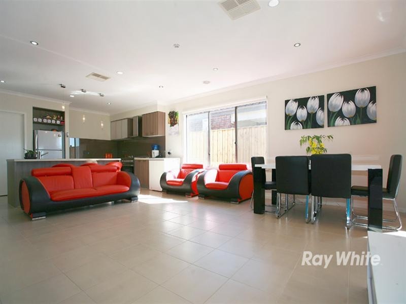 90 Clarendon Drive, Keysborough VIC 3173