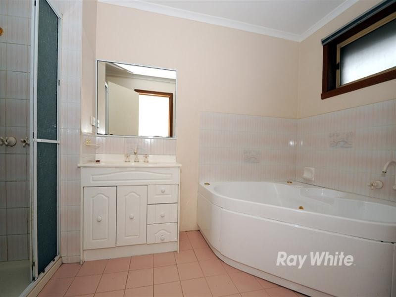 7 Antrim Close, Endeavour Hills VIC 3802