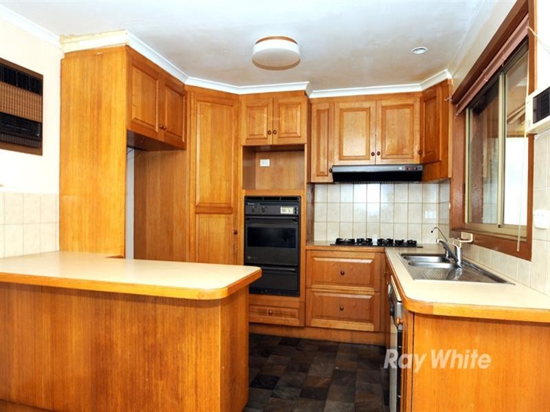 7 Antrim Close, Endeavour Hills VIC 3802