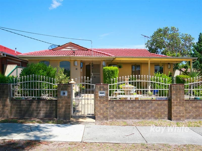 16 Henderson Road, Keysborough VIC 3173
