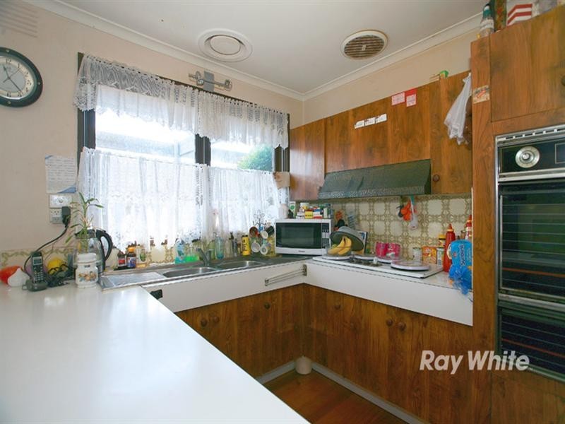 5 Gumbuya Close, Eumemmerring VIC 3177