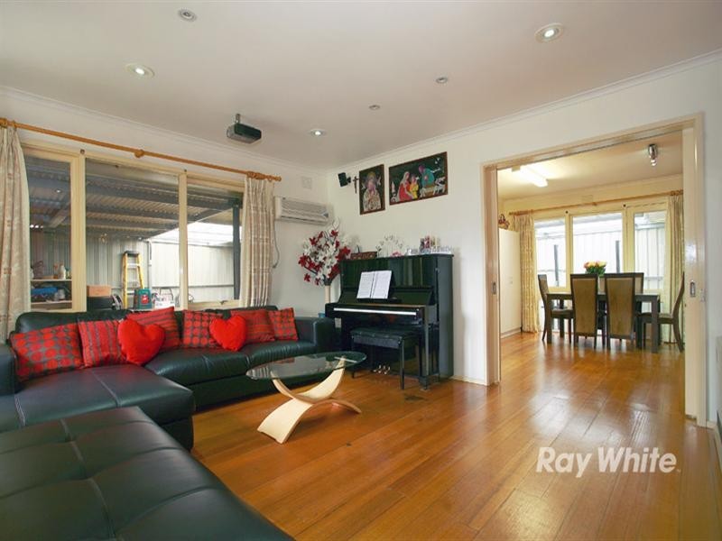 15 Warrawee Avenue, Noble Park VIC 3174