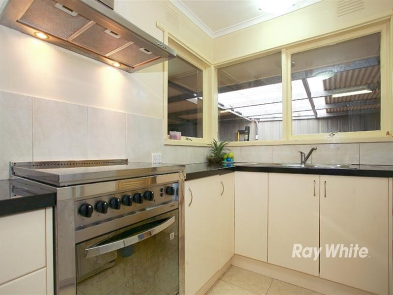 15 Warrawee Avenue, Noble Park VIC 3174