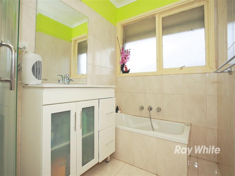 15 Warrawee Avenue, Noble Park VIC 3174