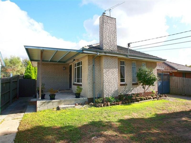 19 Chifley Crescent, Dandenong North VIC 3175