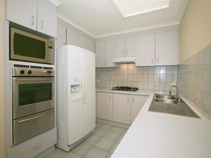 2/12 Wall Street, Noble Park VIC 3174