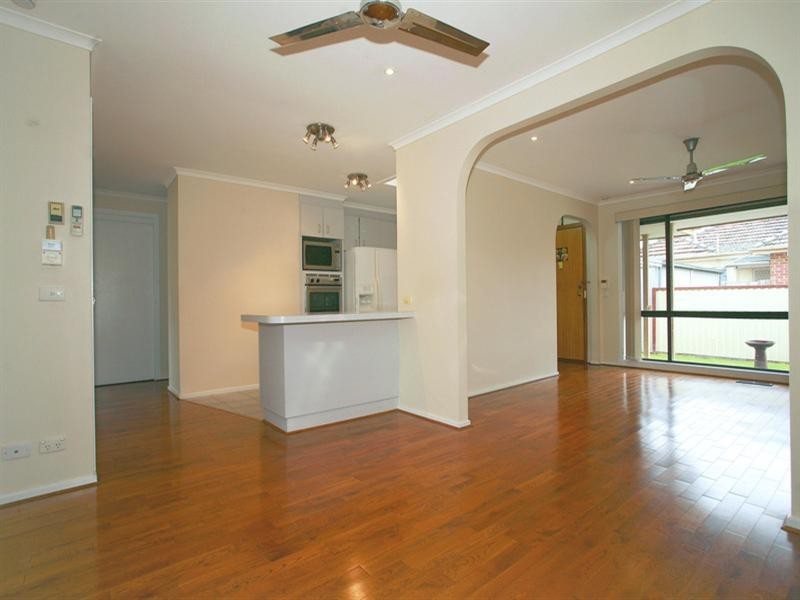 2/12 Wall Street, Noble Park VIC 3174