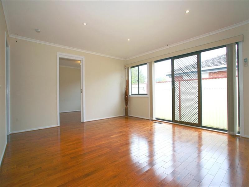 2/12 Wall Street, Noble Park VIC 3174