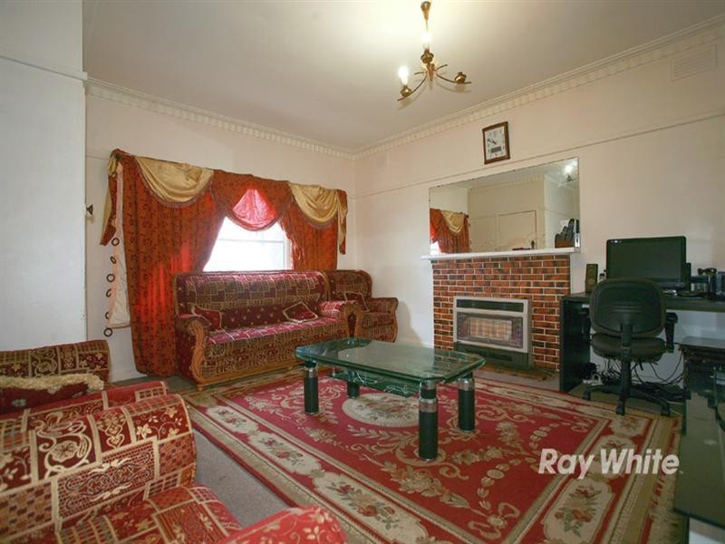 40 Gladstone Road, Dandenong VIC 3175