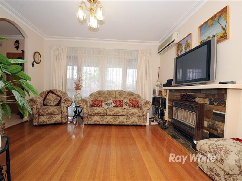 4 Carlyon Court, Springvale VIC 3171