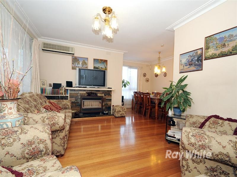 4 Carlyon Court, Springvale VIC 3171