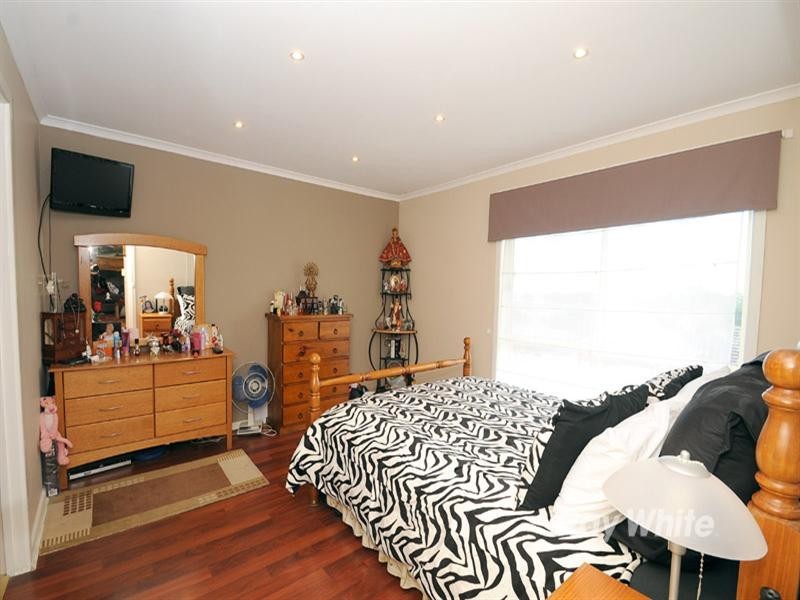 4 Carlyon Court, Springvale VIC 3171