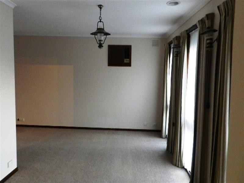 8 Silk Court, Dandenong North VIC 3175