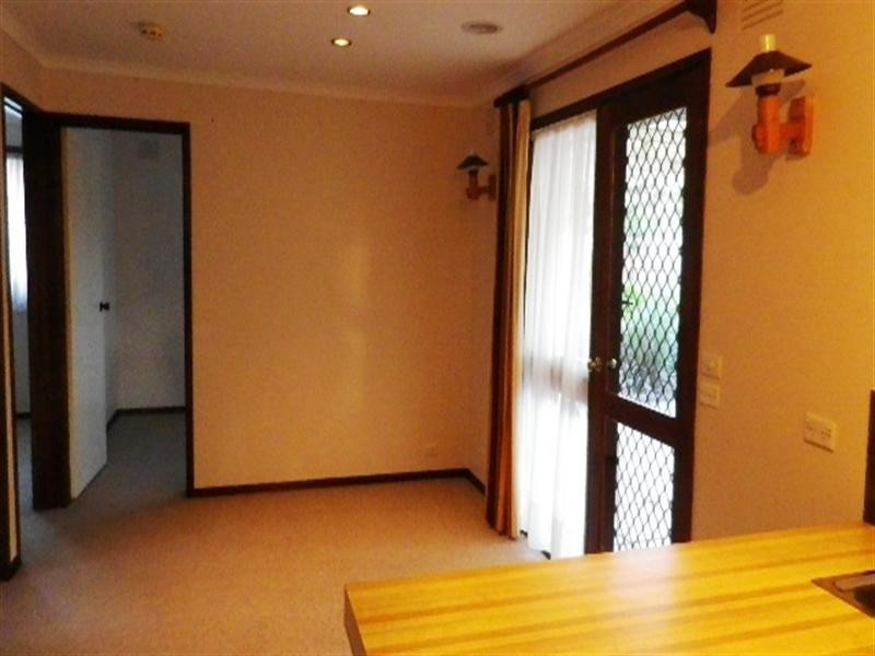 8 Silk Court, Dandenong North VIC 3175