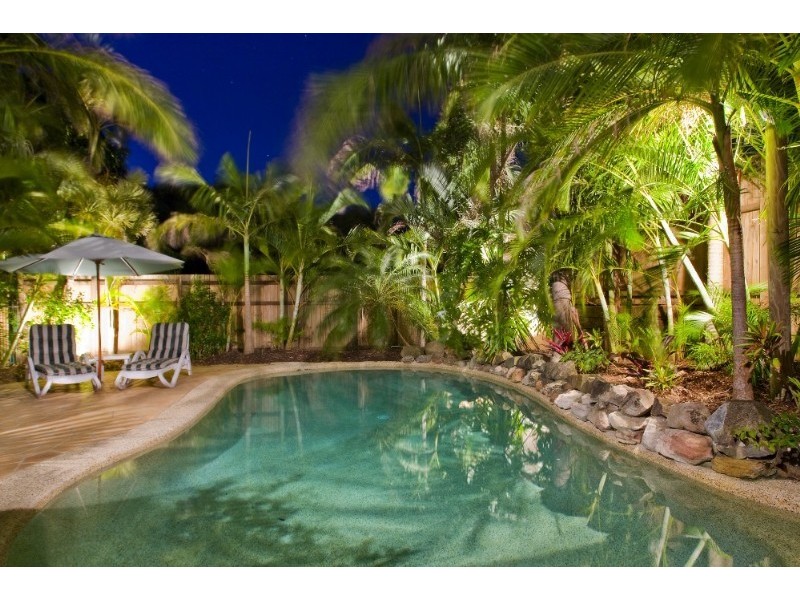 Castaways Beach QLD 4567