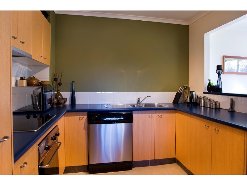 7/8 Beacon Court, Sunrise Beach QLD 4567