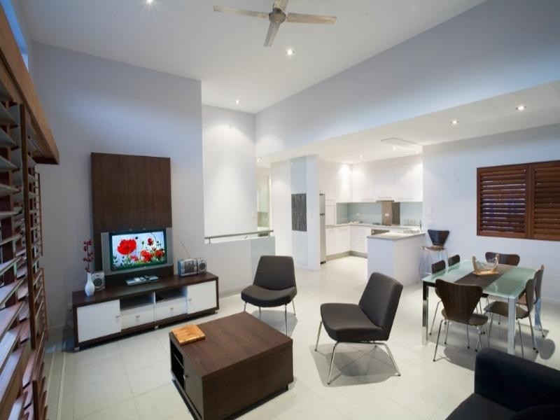 2/129 Noosa Parade, Noosaville QLD 4566