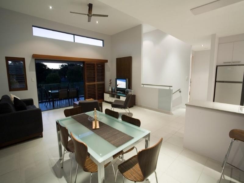 2/129 Noosa Parade, Noosaville QLD 4566