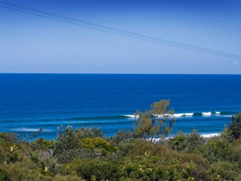 52 Driftwood Drive, Castaways Beach QLD 4567