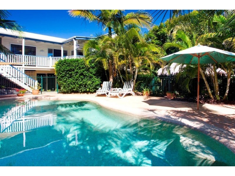 Castaways Beach QLD 4567