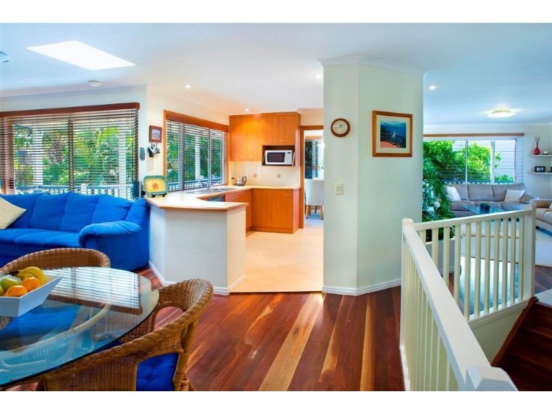 Castaways Beach QLD 4567