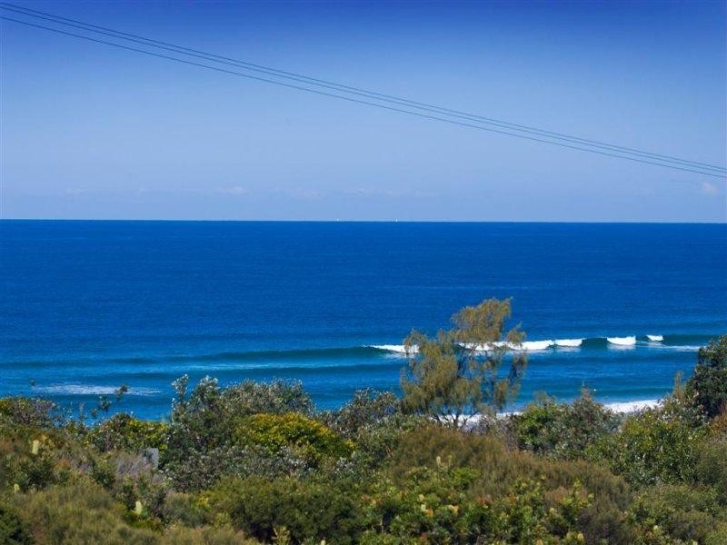 Castaways Beach QLD 4567