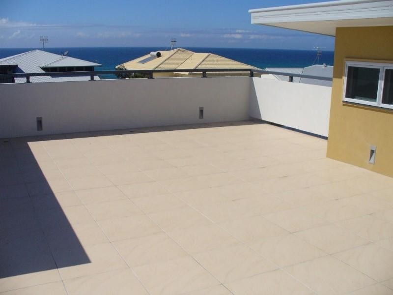 Castaways Beach QLD 4567