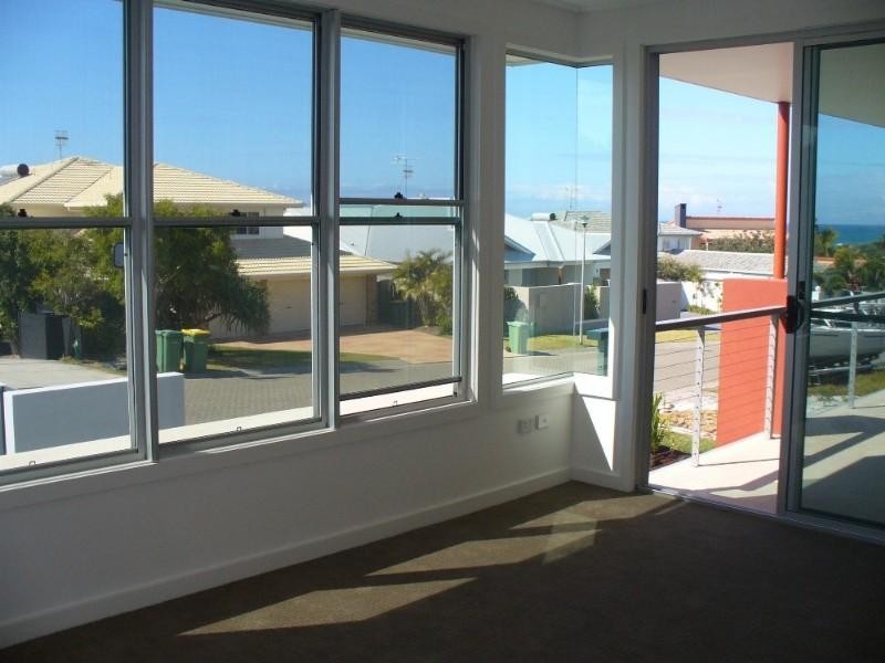 Castaways Beach QLD 4567