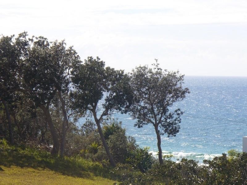 Castaways Beach QLD 4567