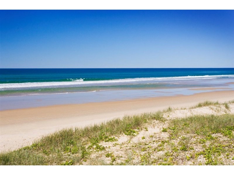 Castaways Beach QLD 4567