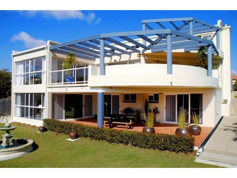 Castaways Beach QLD 4567