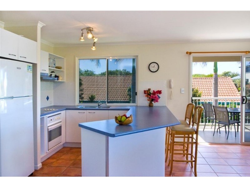 Castaways Beach QLD 4567