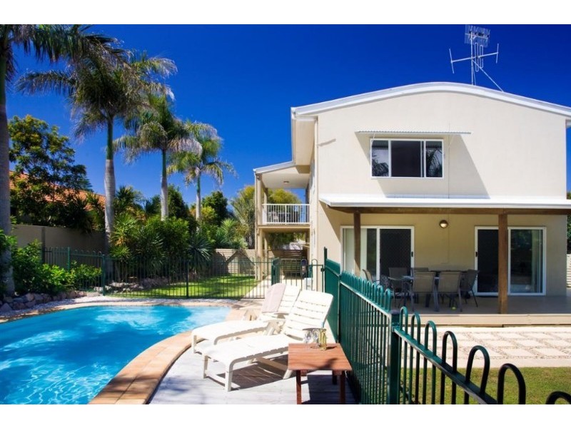 Castaways Beach QLD 4567