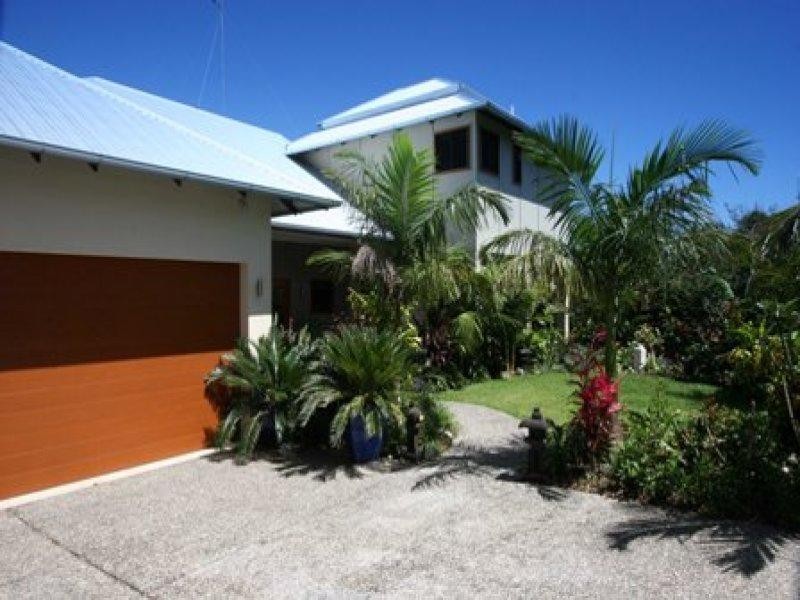 Castaways Beach QLD 4567